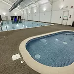 Bay Breeze - Part Of The The Bay Village With Pool, Gym And Direct Access, Pub, Restaurant, Tennis And Meadows Walks Filey