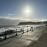 Dom wakacyjny Bay Breeze - Part Of The The Bay Village With Pool, Gym And Direct Access, Pub, Restaurant, Tennis And Meadows Walks Filey