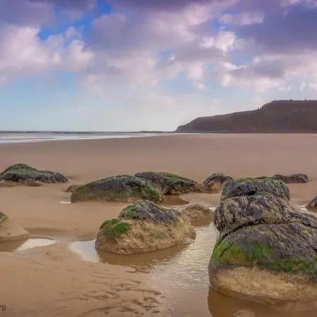 Bay Breeze - Part Of The The Bay Village With Pool, Gym And Direct Access, Pub, Restaurant, Tennis And Meadows Walks Filey