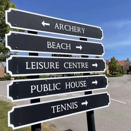 Bay Breeze - Part Of The The Bay Village With Pool, Gym And Direct Access, Pub, Restaurant, Tennis And Meadows Walks Vakantiehuis