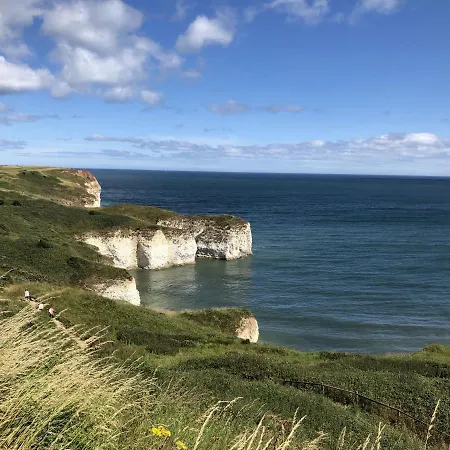 Bay Breeze - Part Of The The Bay Village With Pool, Gym And Direct Access, Pub, Restaurant, Tennis And Meadows Walks *