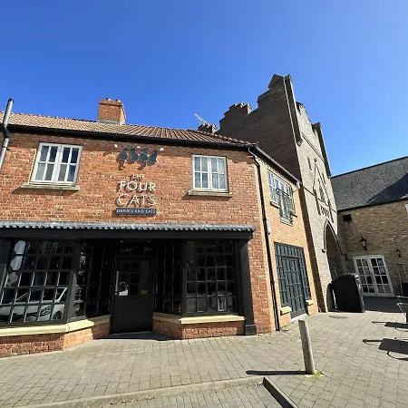 Bay Breeze - Part Of The The Bay Village With Pool, Gym And Direct Access, Pub, Restaurant, Tennis And Meadows Walks