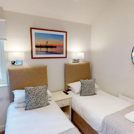 Bay Breeze - Part Of The The Bay Village With Pool, Gym And Direct Access, Pub, Restaurant, Tennis And Meadows Walks Vakantiehuis *