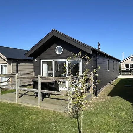 Bay Breeze - Part Of The The Bay Village With Pool, Gym And Direct Access, Pub, Restaurant, Tennis And Meadows Walks Vakantiehuis Filey