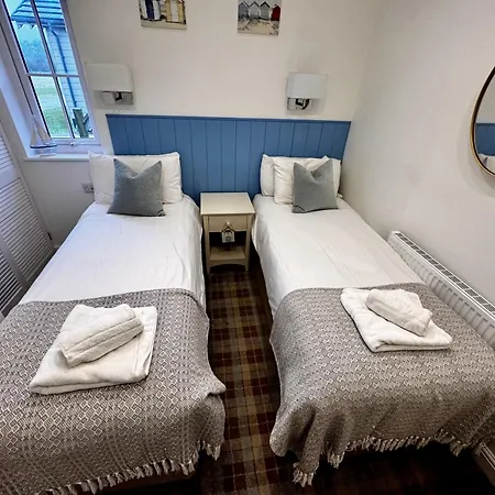 Vakantiehuis Bay Breeze - Part Of The The Bay Village With Pool, Gym And Direct Access, Pub, Restaurant, Tennis And Meadows Walks *
