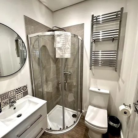 Bay Breeze - Part Of The The Bay Village With Pool, Gym And Direct Access, Pub, Restaurant, Tennis And Meadows Walks * Filey