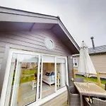 Bay Breeze - Part Of The The Bay Village With Pool, Gym And Direct Access, Pub, Restaurant, Tennis And Meadows Walks פילי