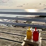 Bay Breeze - Part Of The The Bay Village With Pool, Gym And Direct Access, Pub, Restaurant, Tennis And Meadows Walks *