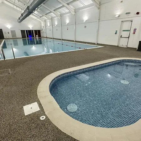 Bay Breeze - Part Of The The Bay Village With Pool, Gym And Direct Access, Pub, Restaurant, Tennis And Meadows Walks Filey